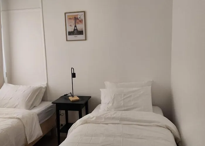 Apartment Flora Stains